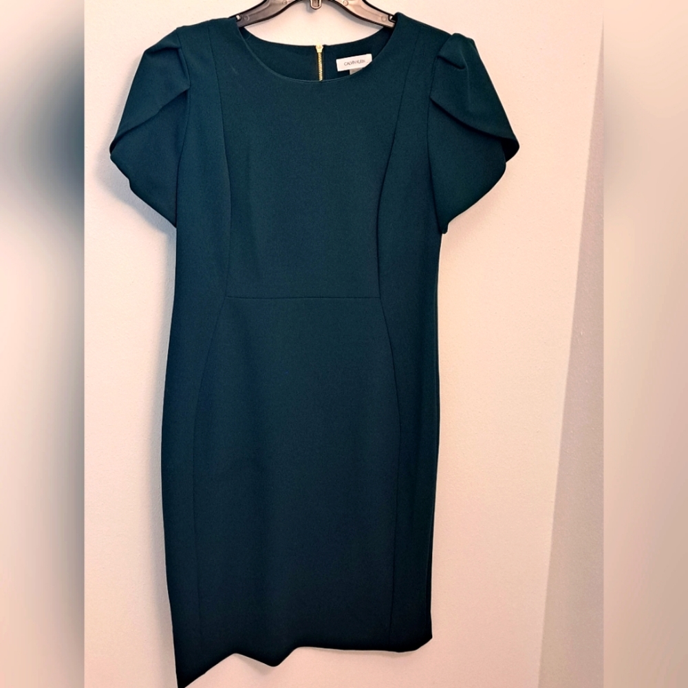 Short-sleeved Hunter Green Dress